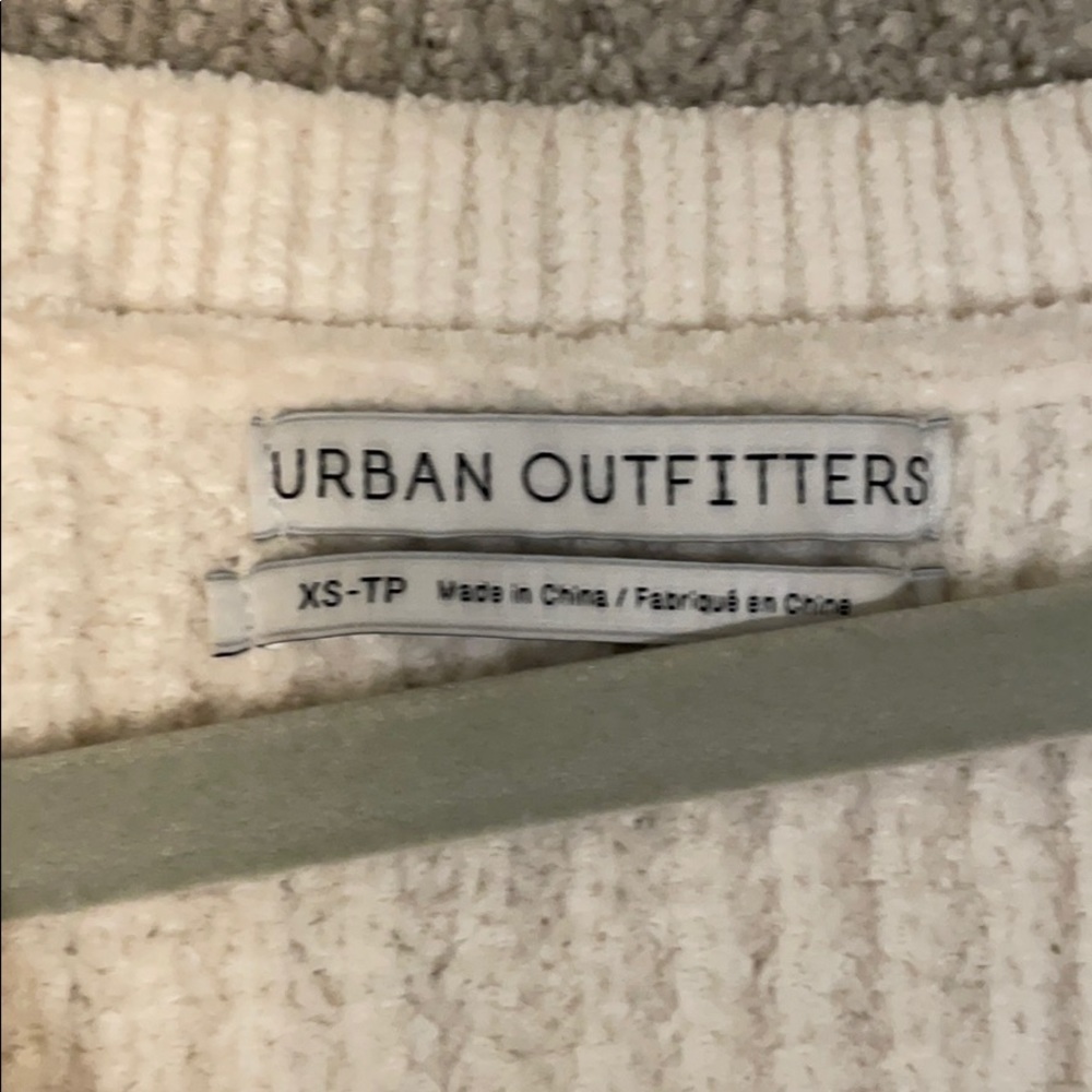 Urban outfitters white chenille sweater, xs - Picture 2 of 3